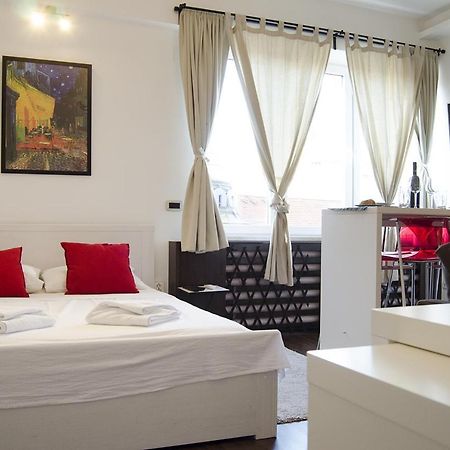 Studio Apartment With A View Of Ban Jelacic Square Zagreb Dış mekan fotoğraf