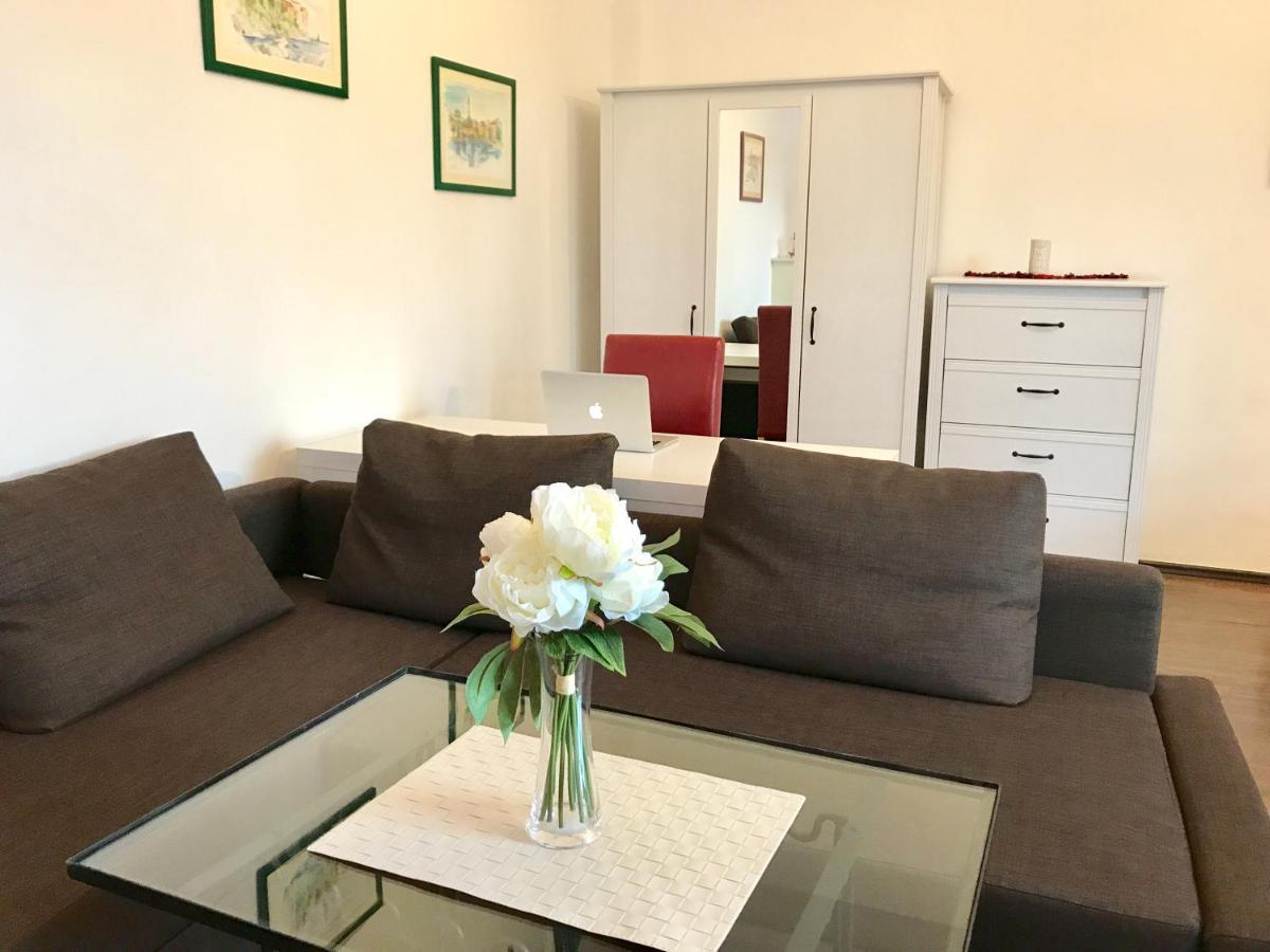 Studio Apartment With A View Of Ban Jelacic Square Zagreb Dış mekan fotoğraf