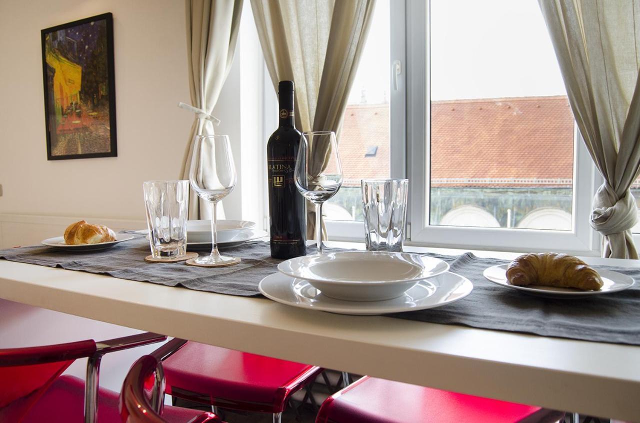 Studio Apartment With A View Of Ban Jelacic Square Zagreb Dış mekan fotoğraf