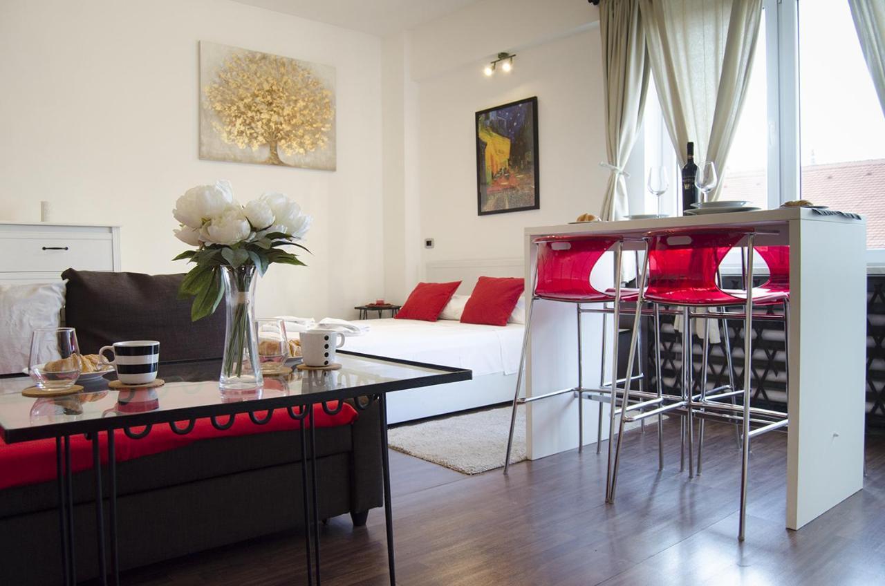 Studio Apartment With A View Of Ban Jelacic Square Zagreb Dış mekan fotoğraf